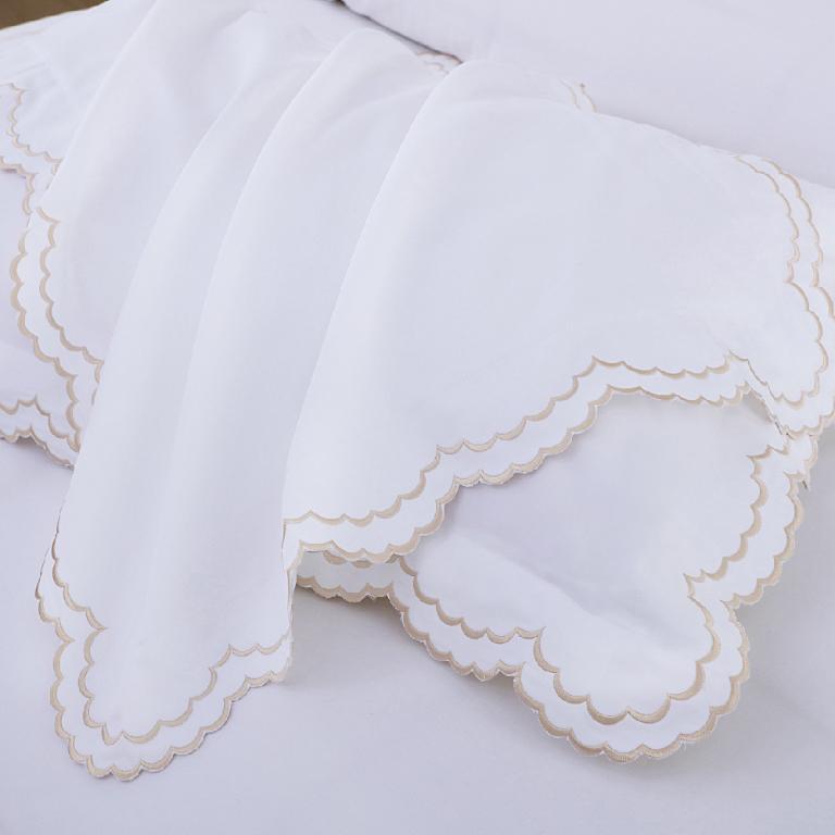 【Royal Hotel】飯店美學系列四件組-彩雲翩翩(雙人)-香檳米金