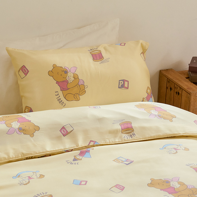 迪士尼小熊維尼玩耍100%天絲萊賽爾纖維寢具-兩用被套/薄被套/床包枕套組