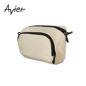 【Avier】Urban 4L SlingBag 城市機能斜背包(柔沙杏)