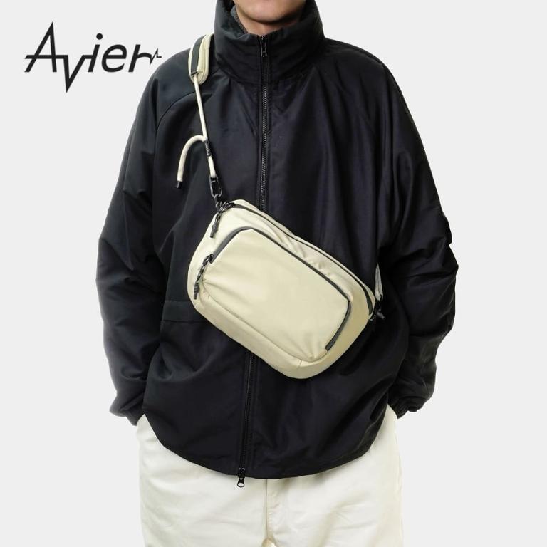 【Avier】Urban 4L SlingBag 城市機能斜背包(柔沙杏)