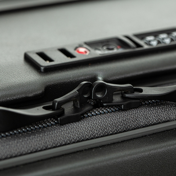 Acer 掠奪者之翼前開式行李箱-20吋