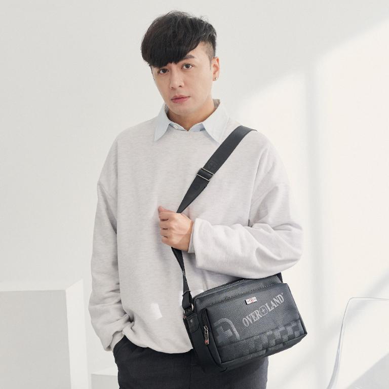 OVERLAND - 美式十字軍 - LOGO浮印格紋拼接斜背包(中/M) - 5715