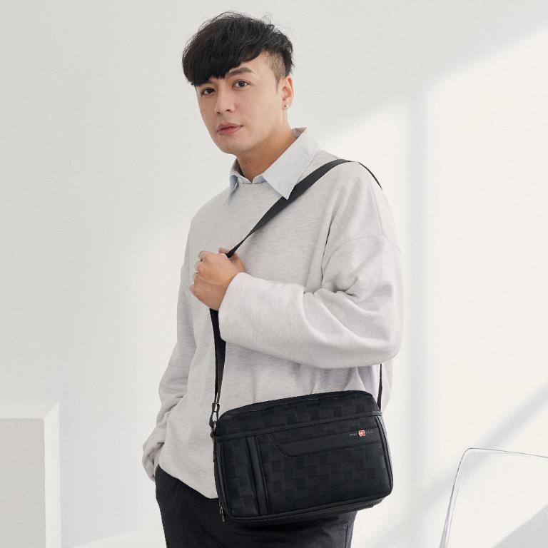 OVERLAND - 美式十字軍 - 格紋經典造型斜背包(中/M) - 2919