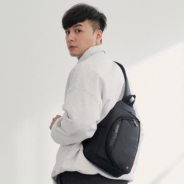 OVERLAND - 美式十字軍 - LOGO浮印圓弧造型胸背包/肩背包 - 5209