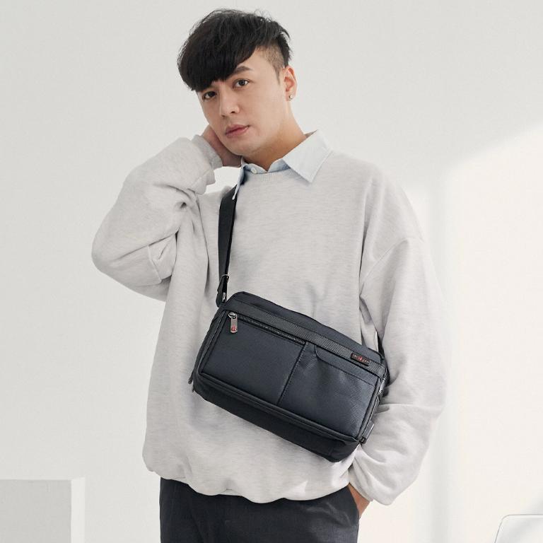 OVERLAND - 美式十字軍 - 素面不規則造型斜背包 - 5594