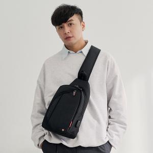 OVERLAND - 美式十字軍 - LOGO浮印圓弧造型胸背包/肩背包 - 5209