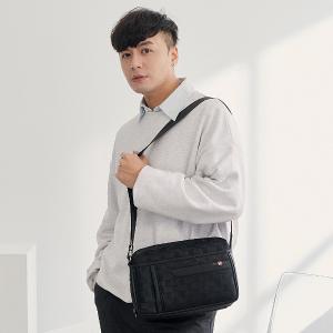 OVERLAND - 美式十字軍 - 格紋經典造型斜背包(中/M) - 2919