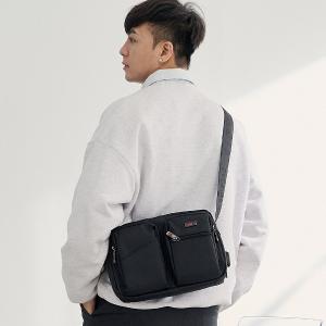 OVERLAND - 美式十字軍 - 素面造型機能多口袋斜背包 - 5701