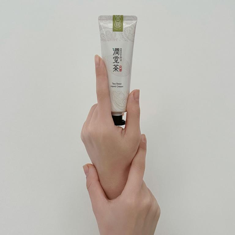 潤覺茶 四季春露茶籽保濕護手霜 50ml