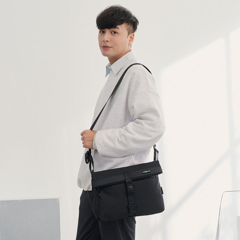 MANDE RHODE - 曼德羅德 - 格紋插扣掀蓋斜背包 - A5888K