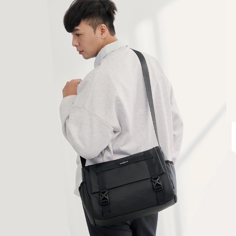 MANDE RHODE - 曼德羅德 - 滑面大容量插扣造型郵差包(大/L) - A5890-1K