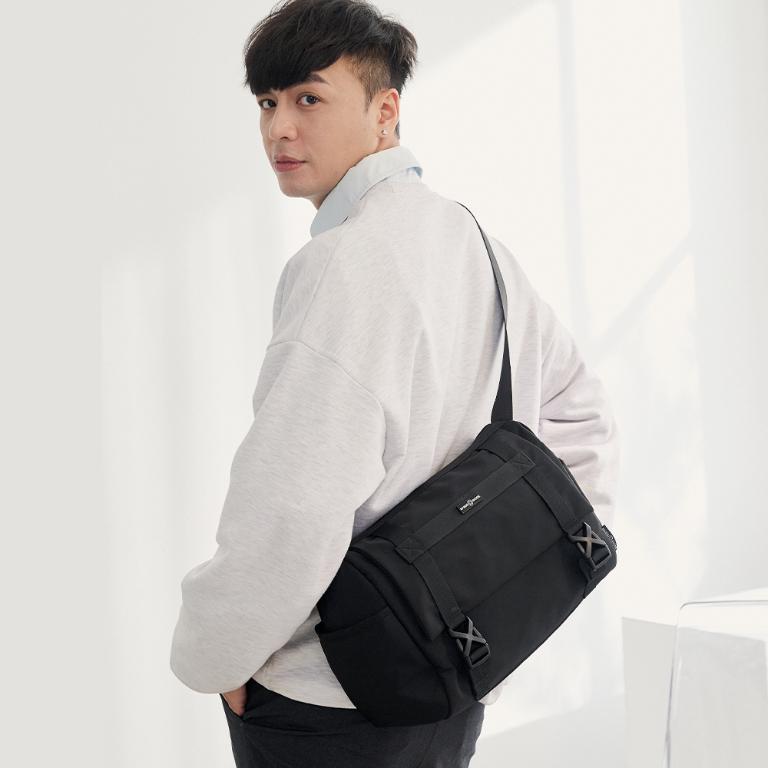 MANDE RHODE - 曼德羅德 - 素面大容量插扣造型郵差包(大/L) - A5890K