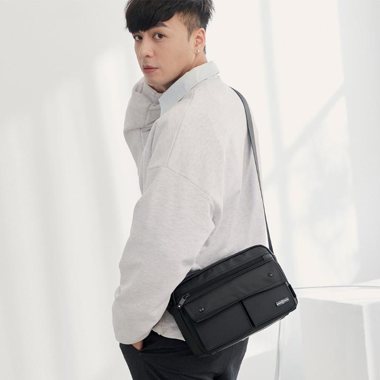 MANDE RHODE - 曼德羅德 - 滑面經典風斜背包 - A5892-1K