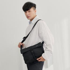 MANDE RHODE - 曼德羅德 - 霧面插扣掀蓋斜背包 - A5888-1K