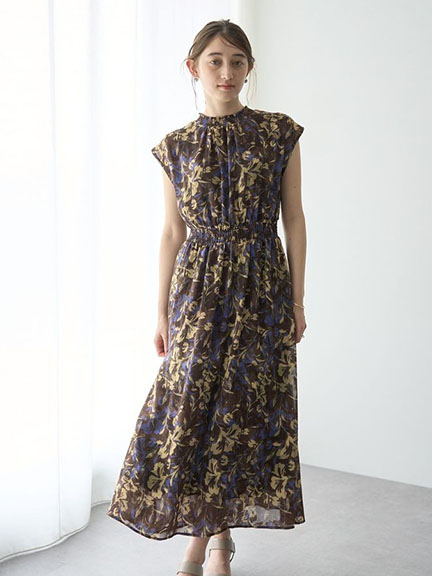 氣質花卉印花腰部縮褶立領連身洋裝