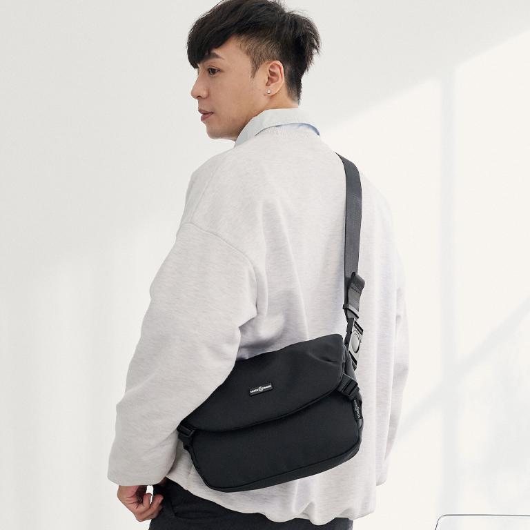 MANDE RHODE - 曼德羅德 - 霧面磁插扣掀蓋斜背包 - A5895-1K