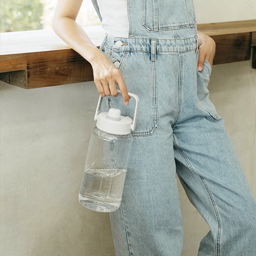 THERMOS 膳魔師吸管隨手瓶_TP436系列2000ML(TP436TSM)透明黑