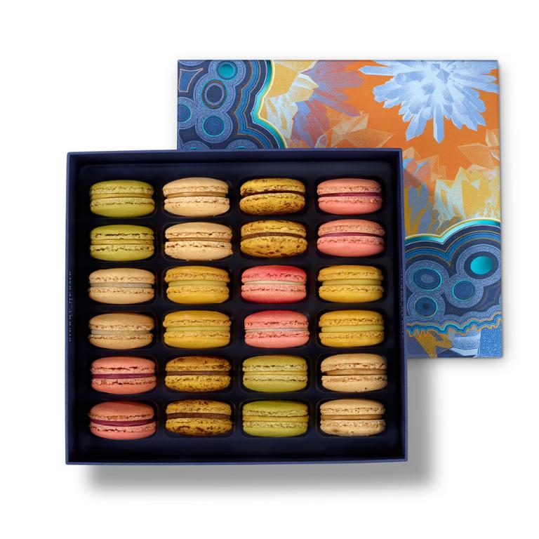【限量預購】【Pierre Hermé】晶岩幻境限量款24入馬卡龍禮盒(贈品牌提袋)