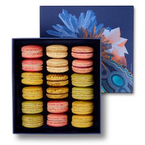 【限量預購】【Pierre Hermé】晶岩幻境限量款18入馬卡龍禮盒(贈品牌提袋)