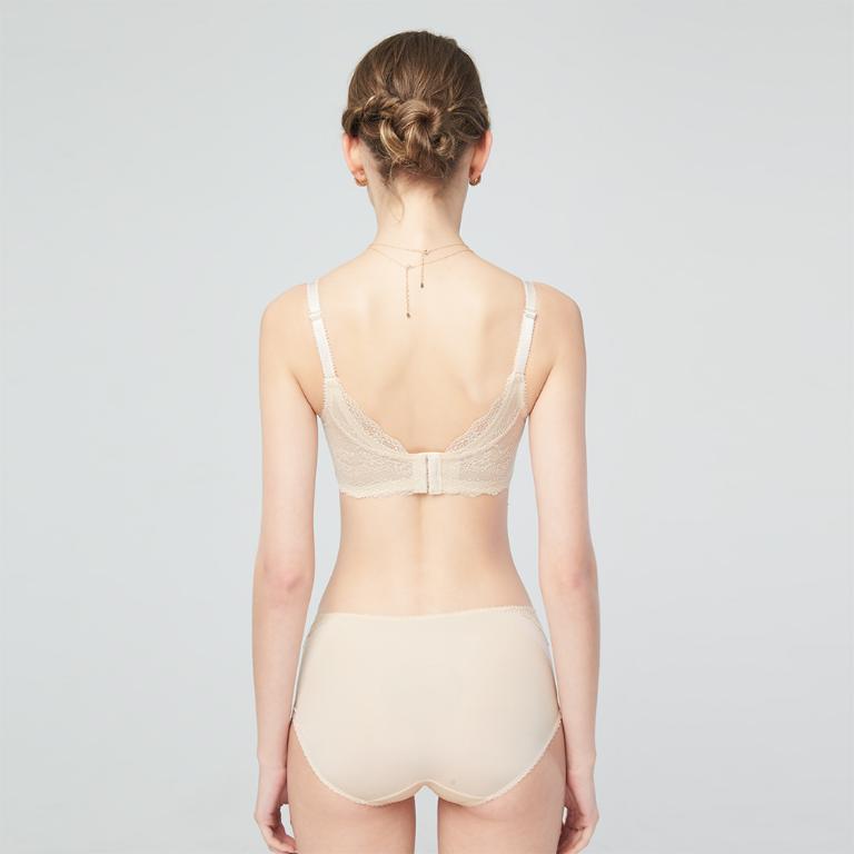 【思薇爾】香榭歌德系列M-XXL蕾絲刺繡中腰三角女內褲(流影膚)