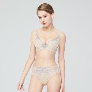 【思薇爾】香榭歌德系列B-E罩軟鋼圈蕾絲刺繡集中包覆女內衣(流影膚)