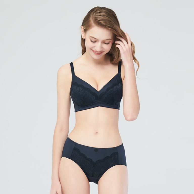 【思薇爾】舒漾Bra系列M-XXL涼感消臭蕾絲中腰三角女內褲(科技藍)