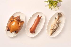 新東陽三牲禮禮盒C(玫瑰油雞+港式紮蹄+炸鮮魚)