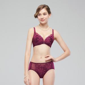 【思薇爾】浮花金萃系列B-E罩軟鋼圈蕾絲刺繡集中包覆女內衣(魅紫紅)