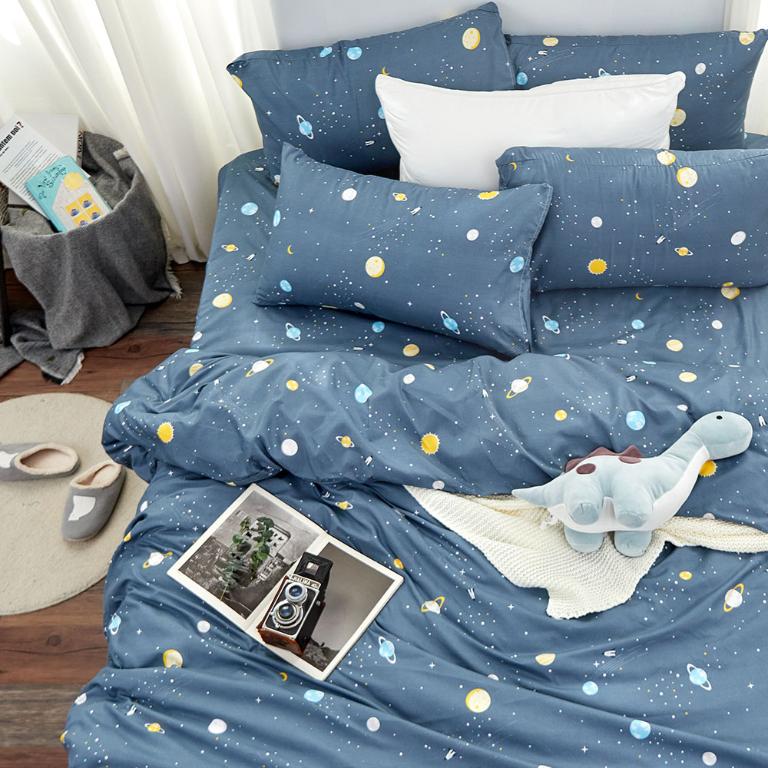 【DUYAN 竹漾】舒柔棉雙人加大床包涼被四件組 / 小小星球