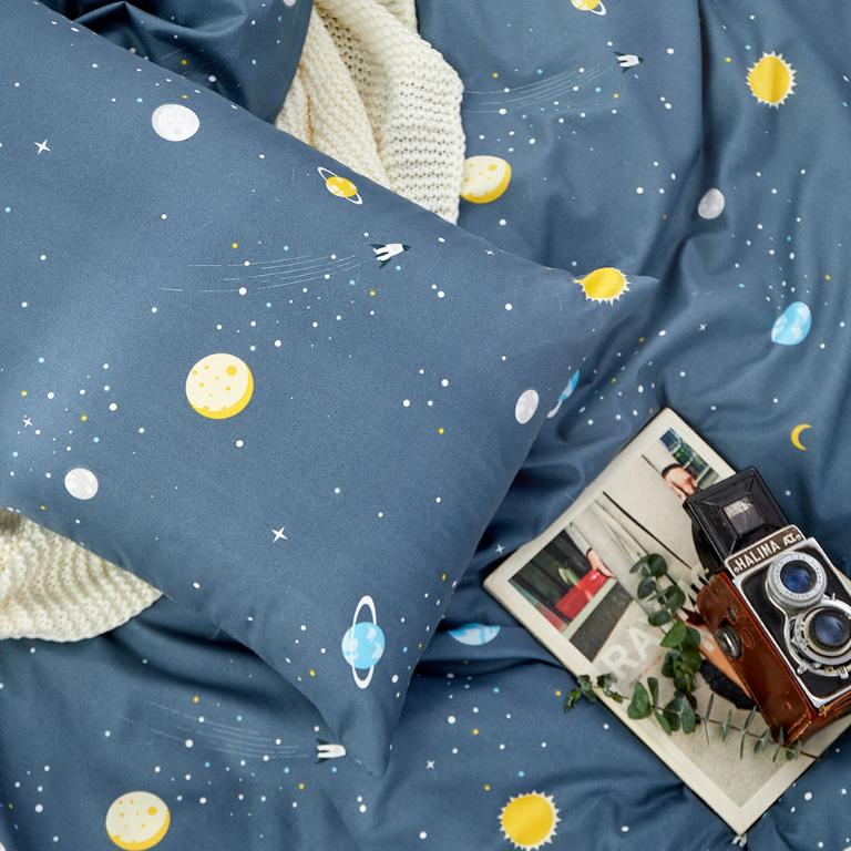 【DUYAN 竹漾】舒柔棉雙人加大床包涼被四件組 / 小小星球