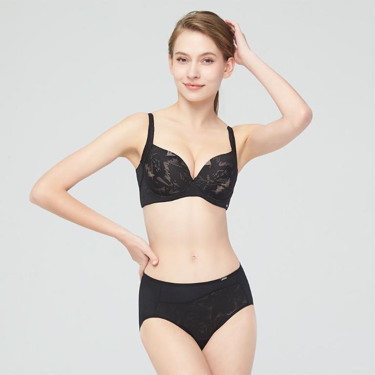 【思薇爾】幾何洞感系列M-3XL涼感透氣中腰三角女內褲(黑色)