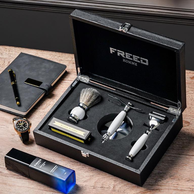 FREED【兩週年特仕款】五刀式刮鬍刀豪華禮盒四件組 - 珍珠白