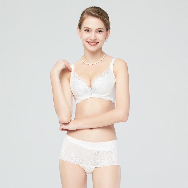 【思薇爾】翡花香宴系列M-XL蕾絲刺繡中低腰平口女內褲(奶油色)