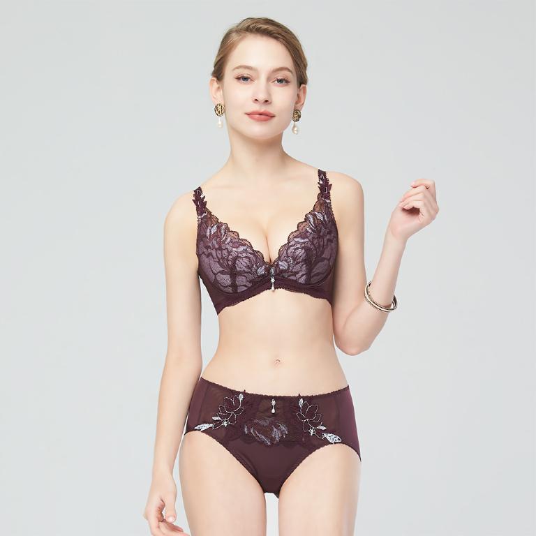 【思薇爾】翡花香宴系列M-XXL蕾絲刺繡中腰三角女內褲(醉花紫)