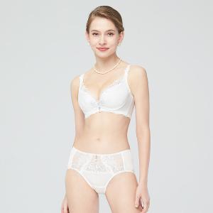 【思薇爾】翡花香宴系列M-XXL蕾絲刺繡中腰三角女內褲(奶油色)