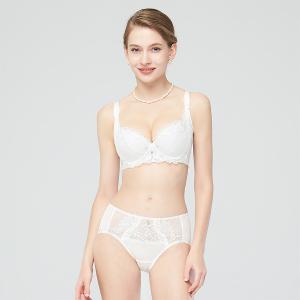 【思薇爾】翡花香宴系列M-XXL蕾絲刺繡中腰三角女內褲(奶油色)