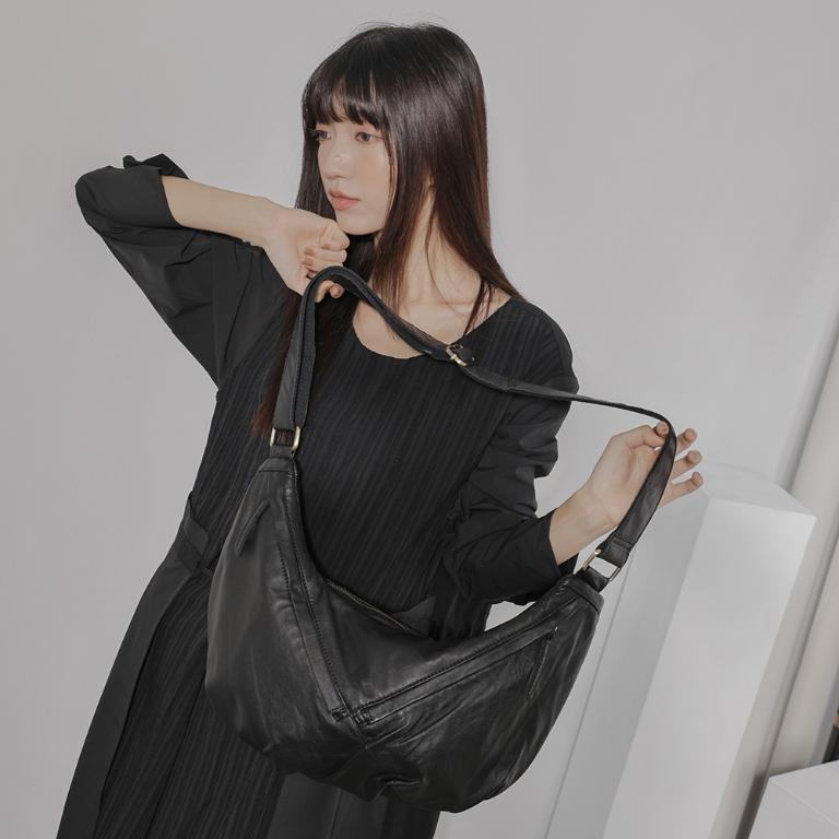 supportingrole 率性金屬真皮斜肩背包側背包 黑