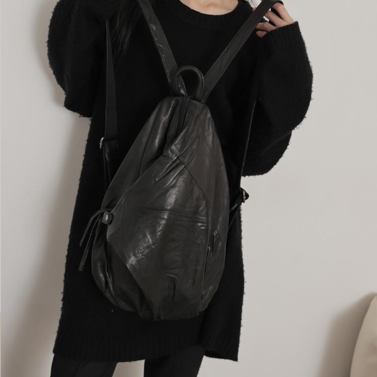 supportingrole 輕量羊皮立體拉鍊結構極簡後背包 黑