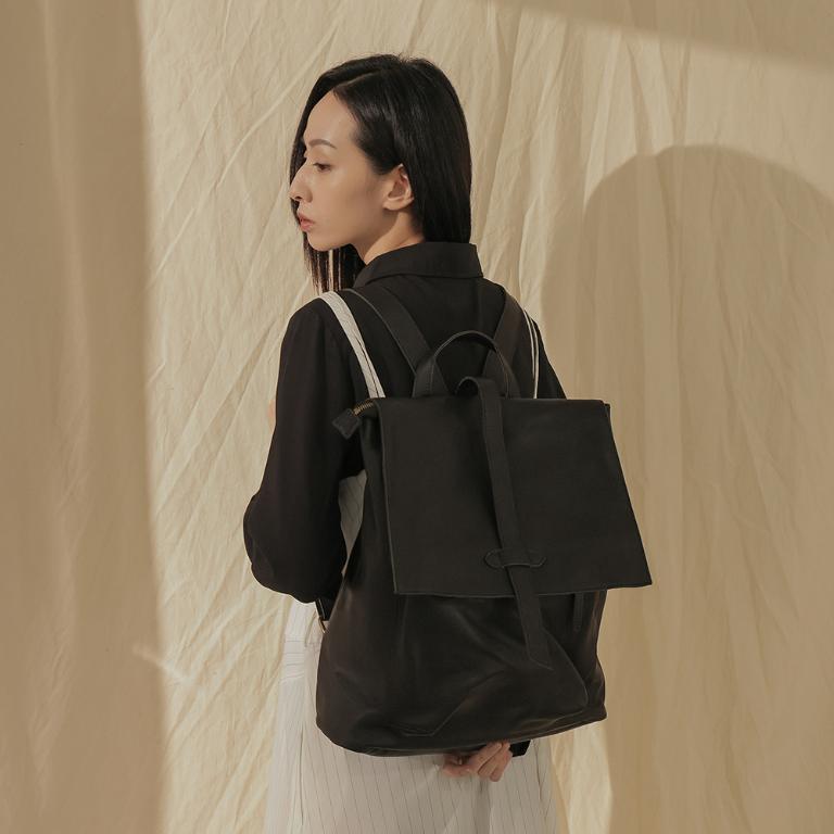 supportingrole 率性簡單多分層方形真皮後背包 黑