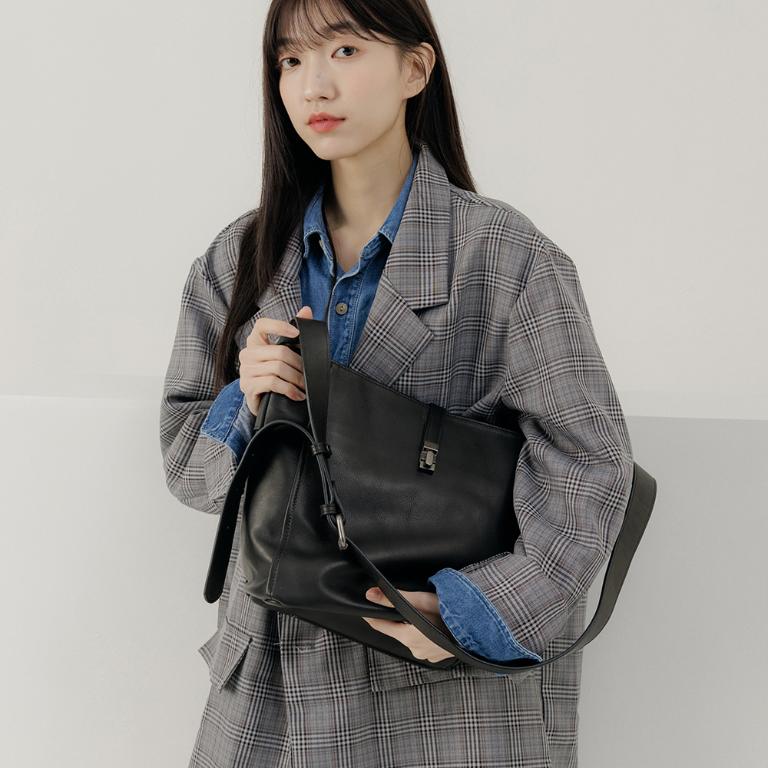 supportingrole 真皮極簡四方都市肩側背包 黑