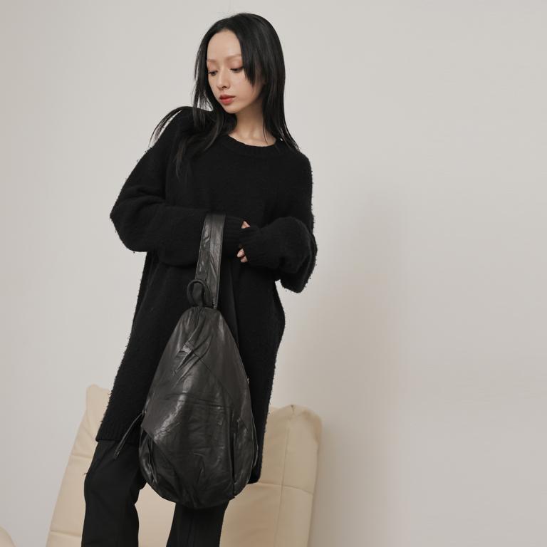 supportingrole 輕量羊皮立體拉鍊結構極簡後背包 黑