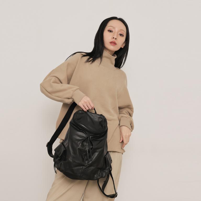 supportingrole 輕量羊皮多口袋分層後背包 黑