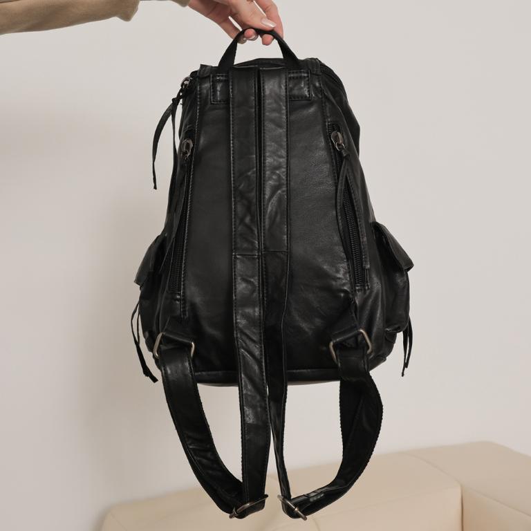 supportingrole 輕量羊皮多口袋分層後背包 黑