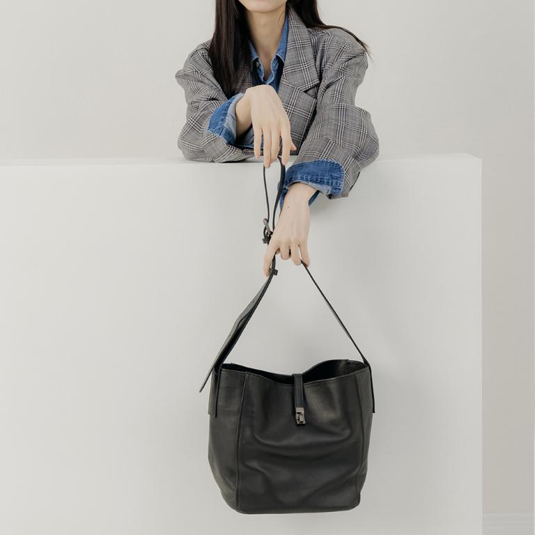 supportingrole 真皮極簡四方都市肩側背包 黑