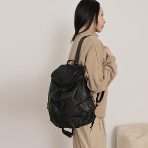 supportingrole 輕量羊皮多口袋分層後背包 黑