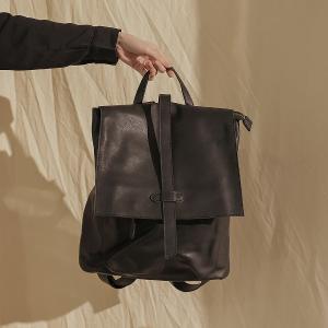 supportingrole 率性簡單多分層方形真皮後背包 黑