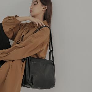 supportingrole 馬鞍設計簡單實用肩背隨身包側背包 黑