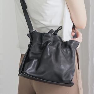 supportingrole 率性簡約 打褶水桶包側背包 黑