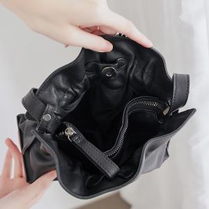 supportingrole 率性簡約 打褶水桶包側背包 黑