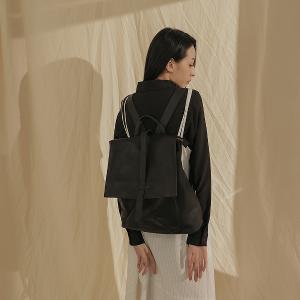 supportingrole 率性簡單多分層方形真皮後背包 黑